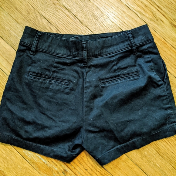 Chino Short - Picture 2 of 3